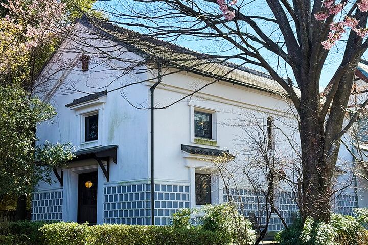 江戸時代の蔵で時を味わう♪ ノスタルジックに浸る小田原の隠れ家で蕎麦ランチを「そばと板わさ 美藏」