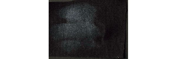 ビオレUV 黒い布の上からこすって比較