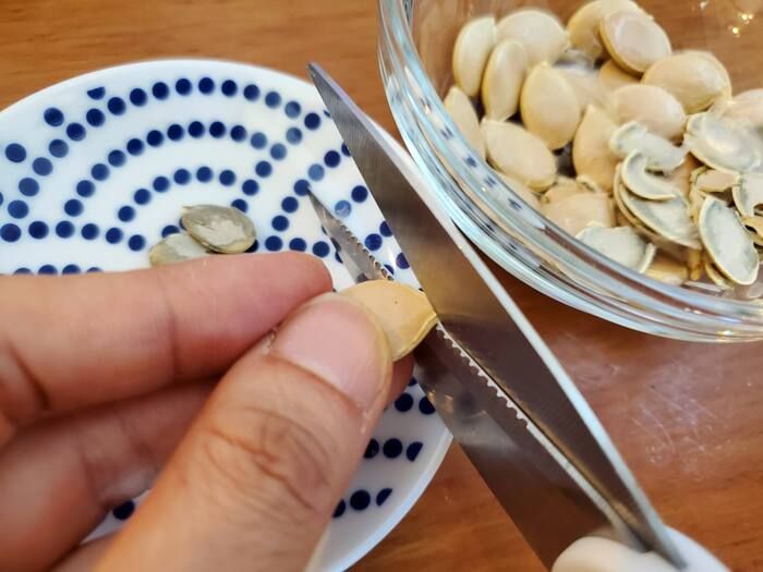 ピーマンのタネ、もう取らなくてOK！？実は丸ごと食べられる♡捨てがちな野菜のタネ3選