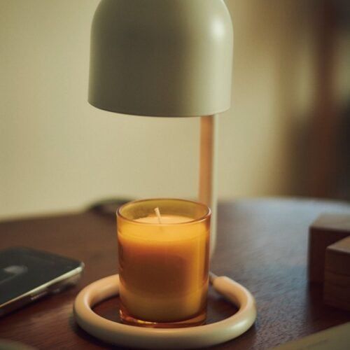 火を使わないのにちゃんと香る優秀「キャンドルウォーマー」！アプリで香りや明るさも調整できる優れもの