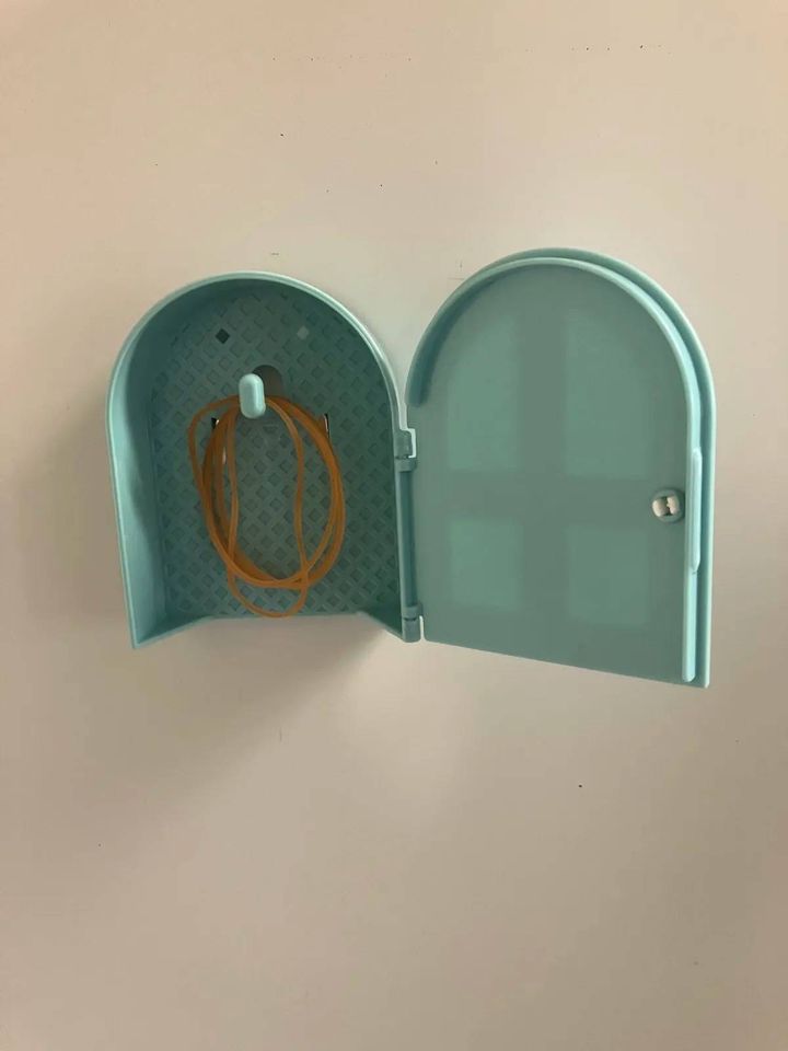 Seria(セリア)：輪ゴムフック ドア型