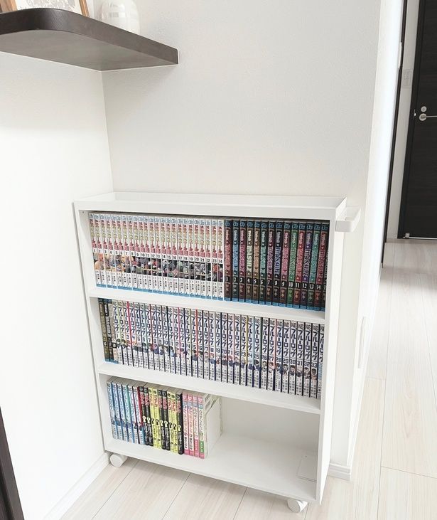 towerの「ハンドル付き隠せるコミックラック」 (C)かおるこ