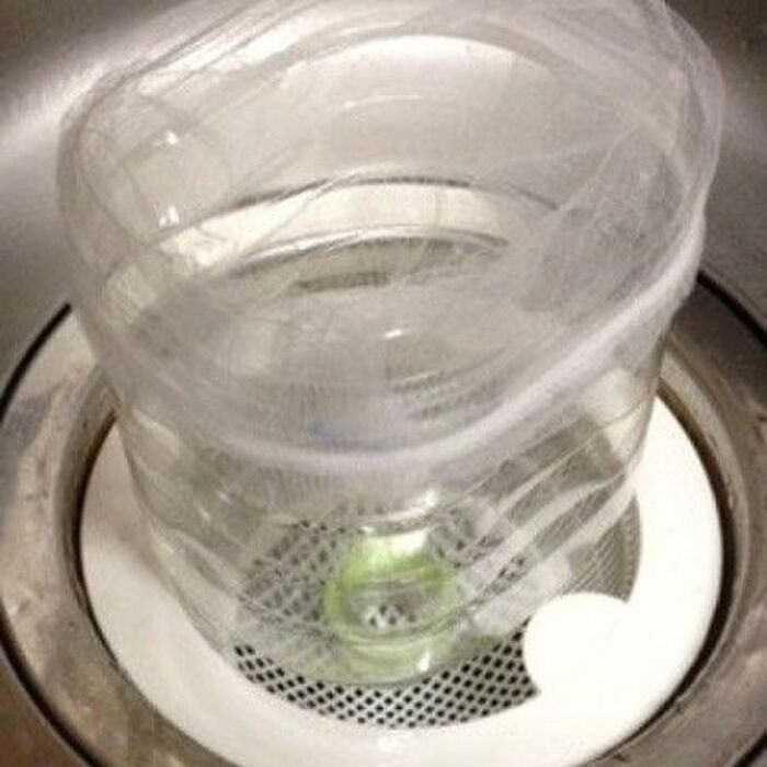ペットボトルの〈空き容器〉がシンクで大活躍！水切れバツグンの優秀アイテムに大変身♪