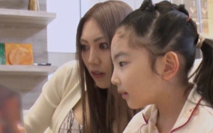 【写真・画像】7歳長女は学校に通わず家庭学習、離乳食からずっとアプリで食事管理…超セレブママ（38）の子育てに夫が本音「ちょっと異次元。価値観が合う人間はいないのでは」 1枚目