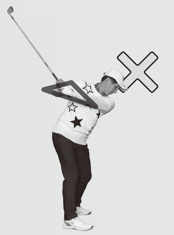 三角形をキープしなくてもいい⁉正しいスイングをツアーコーチが解説