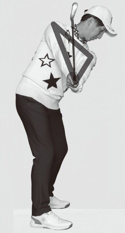 三角形をキープしなくてもいい⁉正しいスイングをツアーコーチが解説