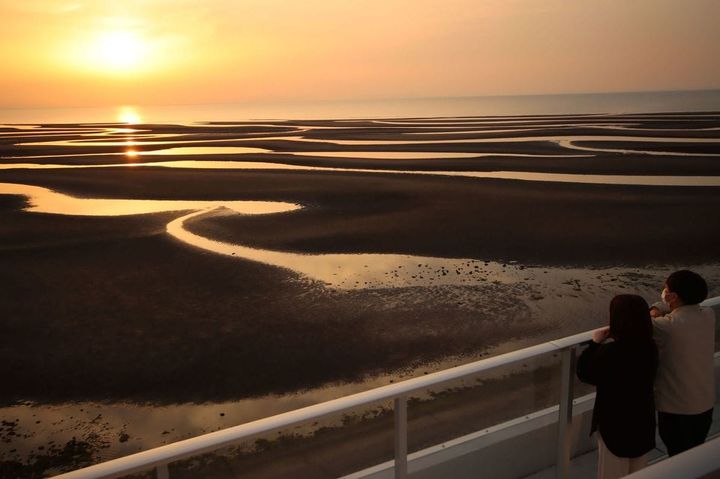 「日本の夕陽百選」選定の真玉海岸