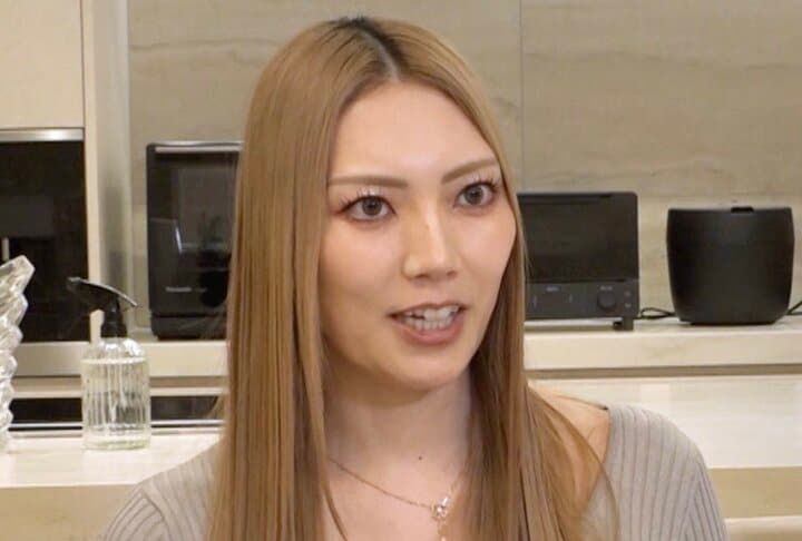 【写真・画像】「リビングだけで46畳」ミス・ワールド準グランプリに輝いた38歳美女の3億5000万円豪邸に衝撃「いい家だね～！」「すごい！」 1枚目