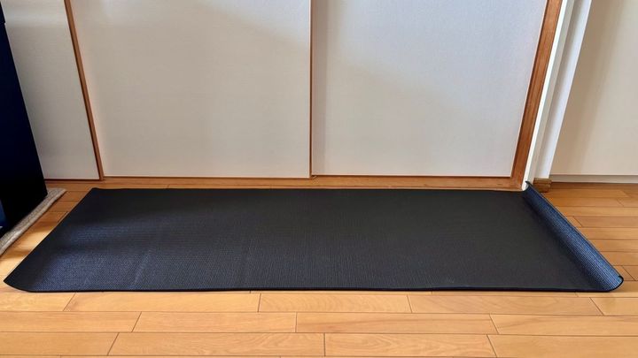 【ダイソー】「ヨガマット」買ってみた！ 初心者でも試しやすいコスパに感動！
