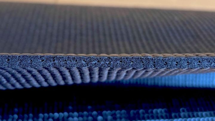 【ダイソー】「ヨガマット」買ってみた！ 初心者でも試しやすいコスパに感動！