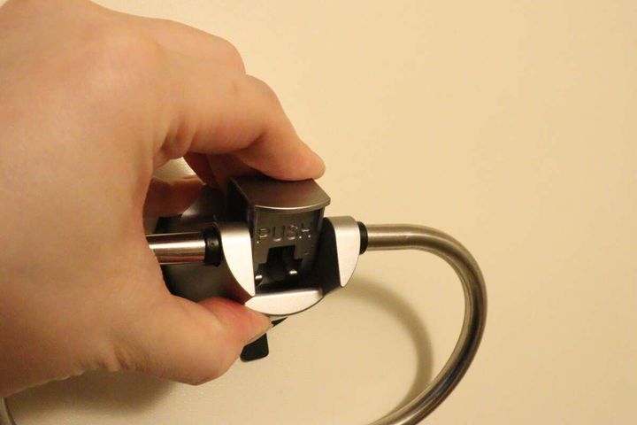 ダイソー ステンレスタオルリング（ジェル吸盤） 取り付け方