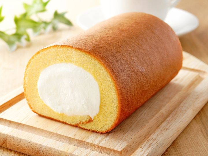 All About ニュース編集部が全国250人を対象に実施した「お土産に関するアンケート」の調査結果から、話のネタになりそうな「群馬県のお土産」ランキングを発表！ 2位「ぐんまちゃん生ロールケーキ」を抑えた1位は？ ※画像はイメージです