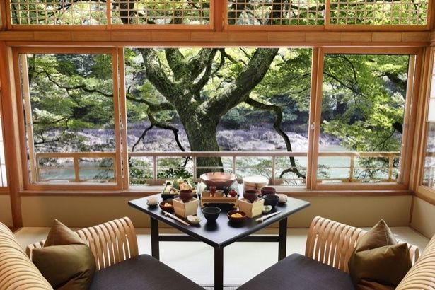 客室で味わう朝鍋朝食