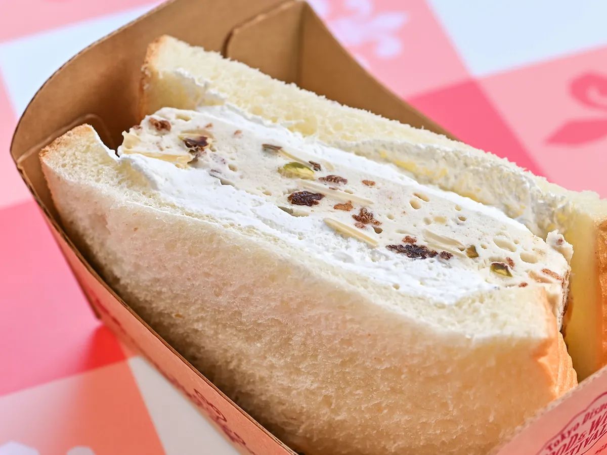 ディズニー限定の食べ歩きフードを満喫しよう！