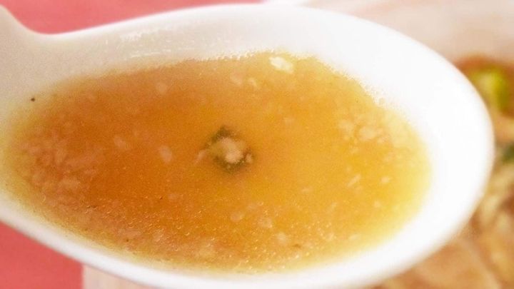 しょうゆ味をベースに、にんにくのパンチがしっかりと効いた満足感のある味わい