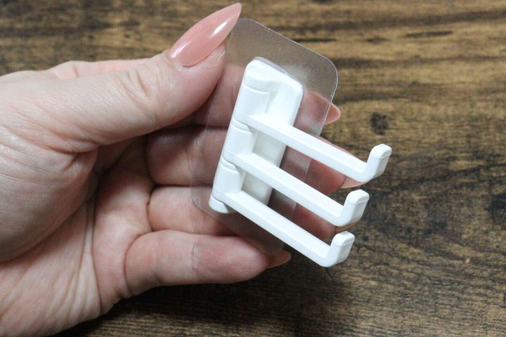 セリアの可動式3連フックのビジュアル