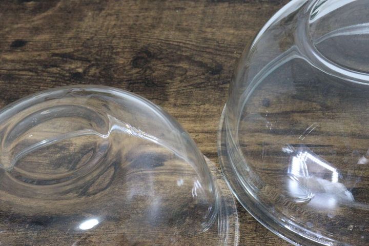 無印良品の耐熱ガラスボールとダイソーの耐熱ガラスボウルの厚みを比較