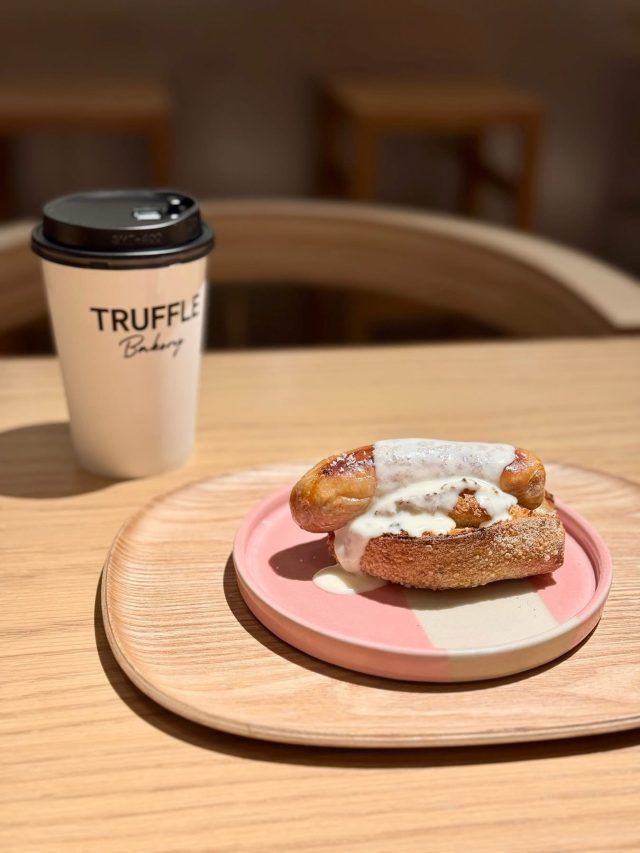 ホットドッグとコーヒー