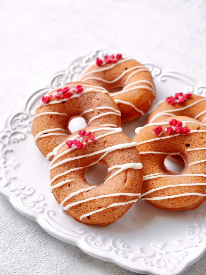 米粉のいちご焼きドーナツ