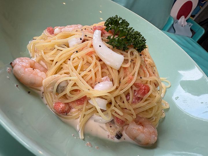 新島の赤イカとエビのカッペリーニ