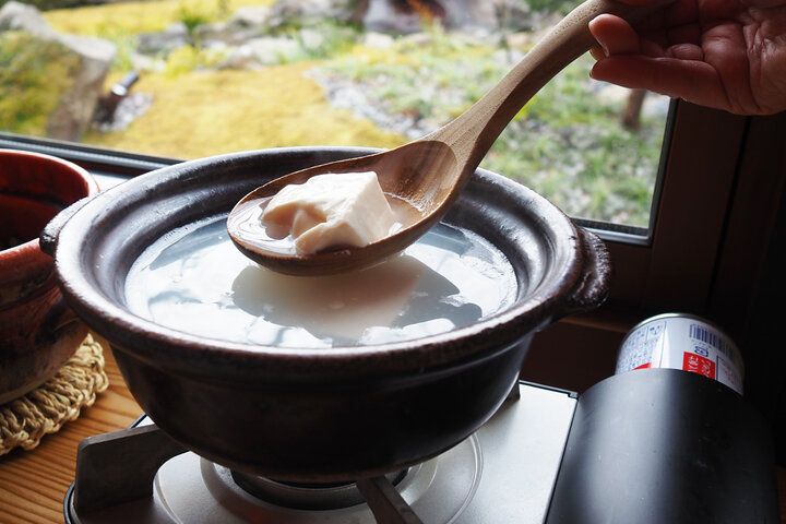 苔庭がすてき♪ とろける温泉湯豆腐＆釜めしランチを味わう、贅沢なひとり時間「箱根とうふ茶屋 八十八」