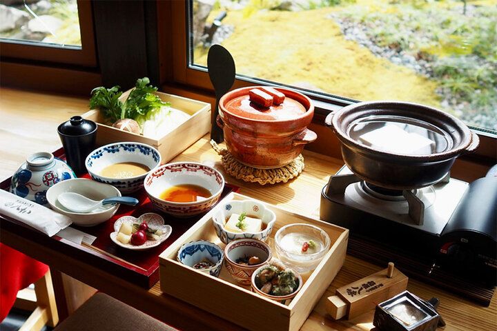 苔庭を眺めながら贅沢ランチを楽しむ贅沢ひとり時間