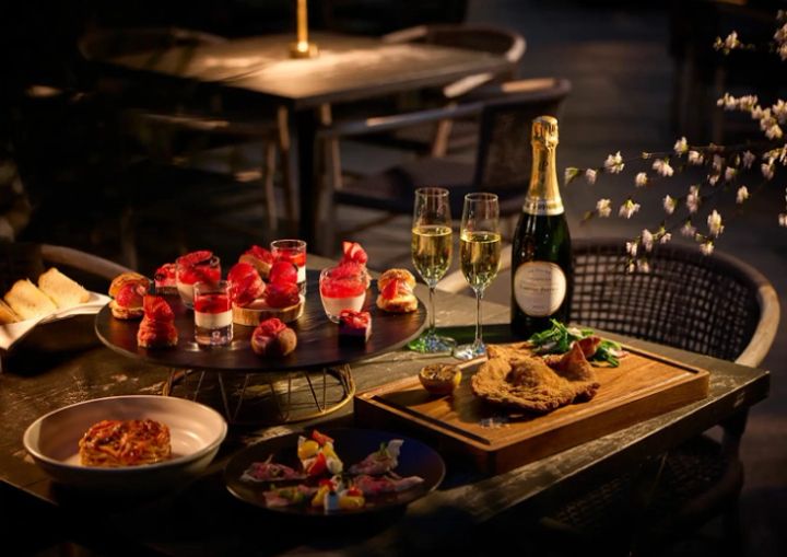 ディナー限定のシャンパン・フリーフロー付きコース