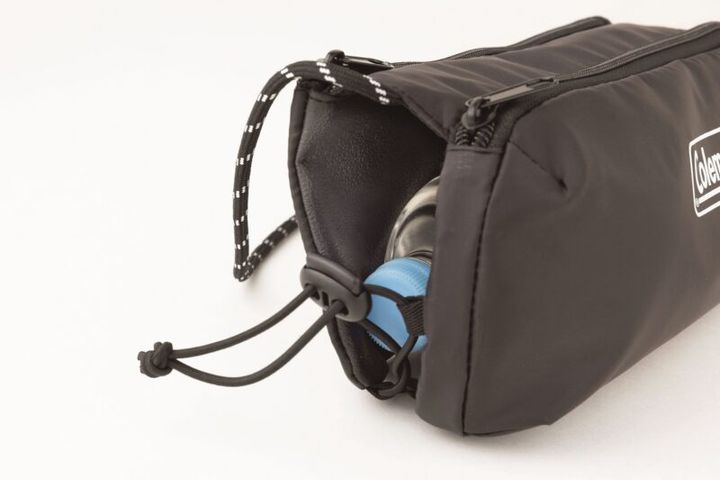 POINT③ 滑りにくい素材、アジャスターつき