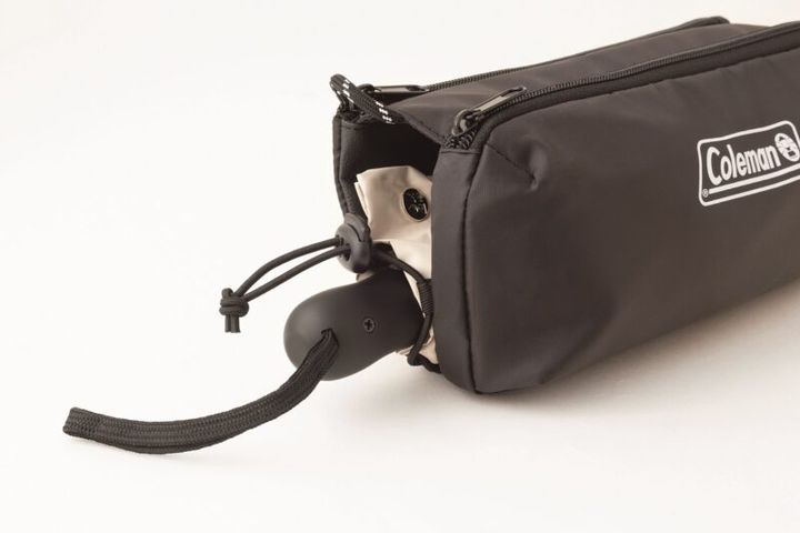 POINT② 折りたたみ傘も入れられる！