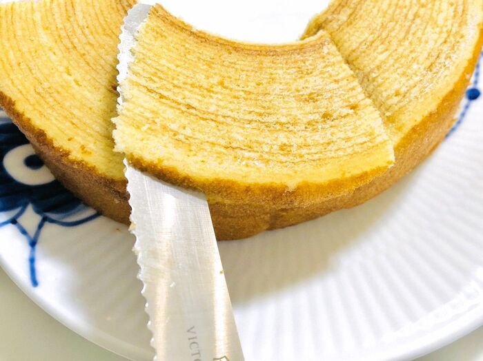 「バウムクーヘン」は扇形に切りません。本場ドイツ流