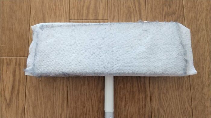 「プチプチ」緩衝材、捨てちゃう前に！まさかのフローリングワイパーを進化させてくれる優秀品に変身♪