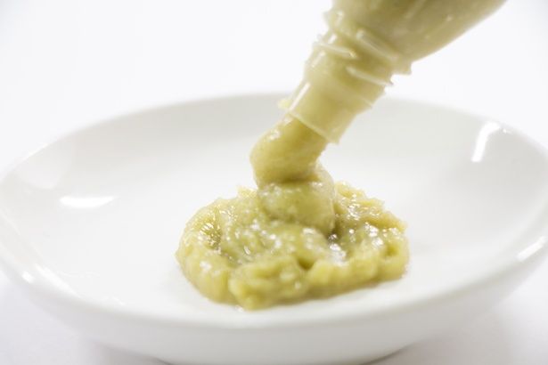 チューブでの摂取もおすすめだが、成分が分解されやすい「常温保存」のものはNG 【画像提供＝写真AC】