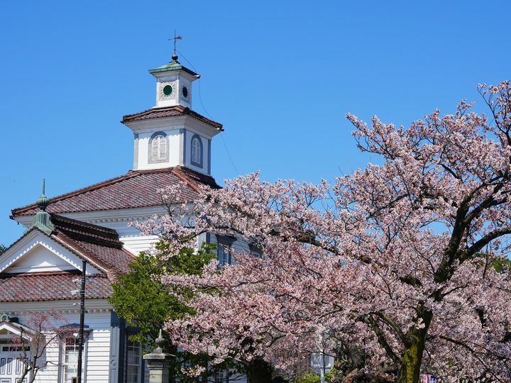 All About ニュース編集部が全国250人を対象に実施した公園に関するアンケートの調査結果から、春に行きたいと思う「山形県の公園」ランキングを発表！ 2位「鶴岡公園」を抑えた1位は？