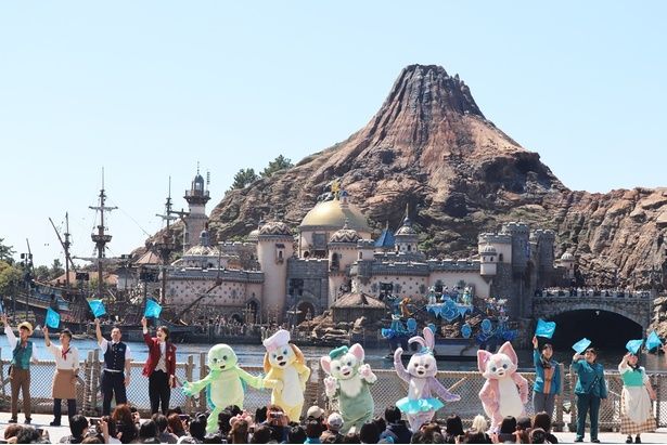 メディテレーニアンハーバー全体が祝祭感に包まれ、エンディングへ