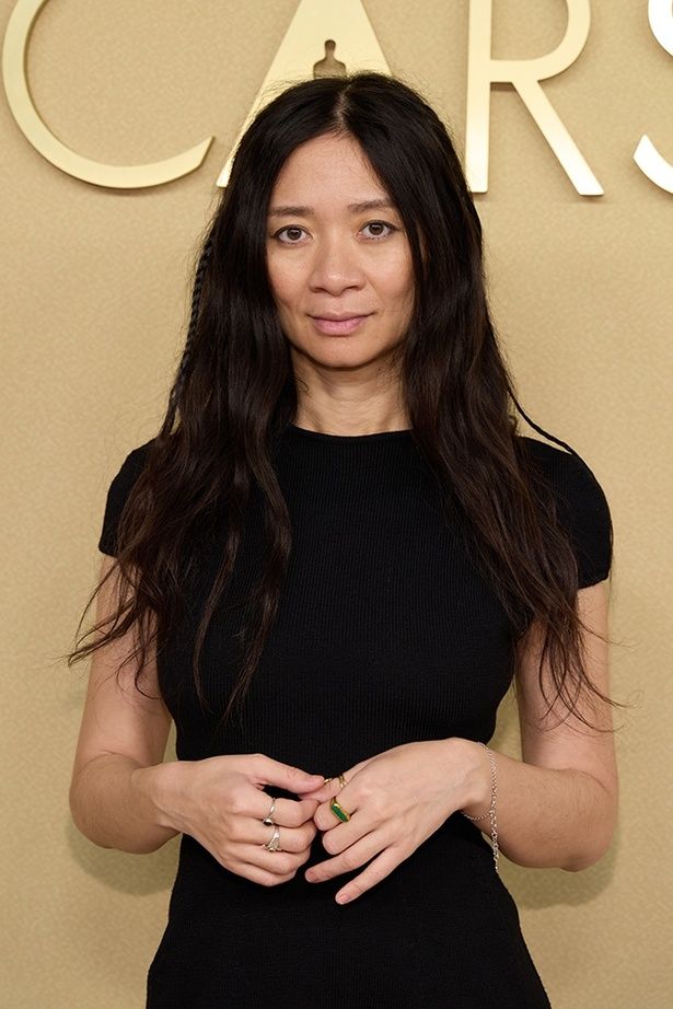 『ノマドランド』で第93回アカデミー賞作品賞、監督賞を受賞したクロエ・ジャオ監督 [c]A.M.P.A.S.