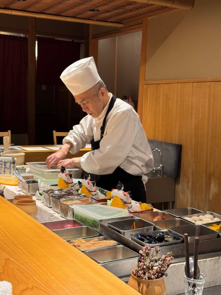 六本木の隠れ家レストラン「淡悦」の料理人