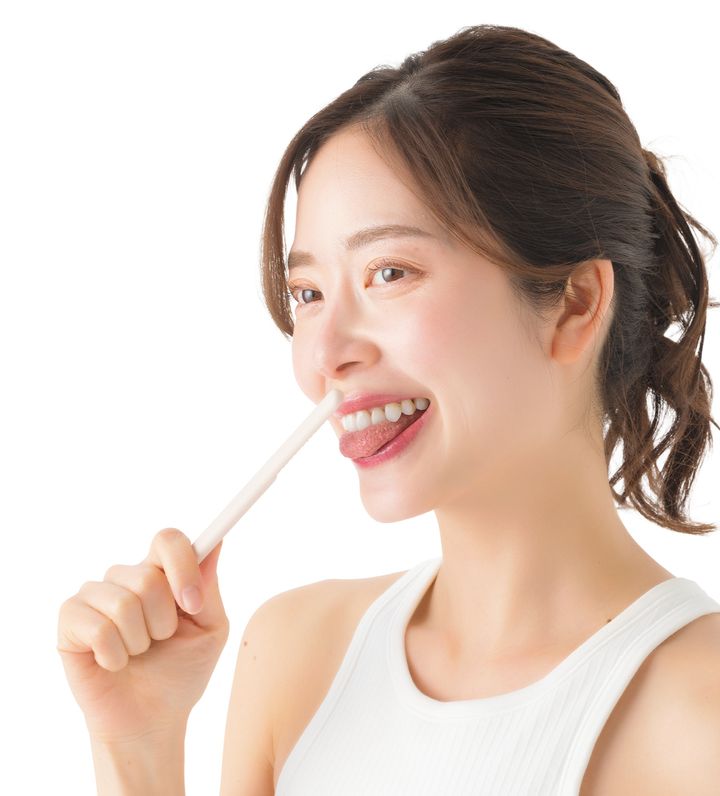 質感も機能もパーフェクト。磁器製で衛生的な舌クリーナー。