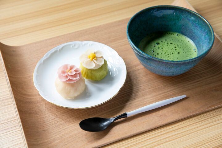 横浜元町でキュートな和菓子に心弾むひととき♪フラワーおはぎ専門店「Oh!huggy!! 横濱元町店」