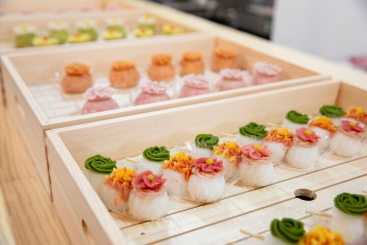 横浜元町でキュートな和菓子に心弾むひととき♪フラワーおはぎ専門店「Oh!huggy!! 横濱元町店」