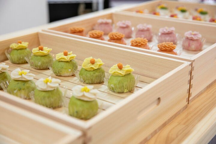 横浜元町でキュートな和菓子に心弾むひととき♪フラワーおはぎ専門店「Oh!huggy!! 横濱元町店」