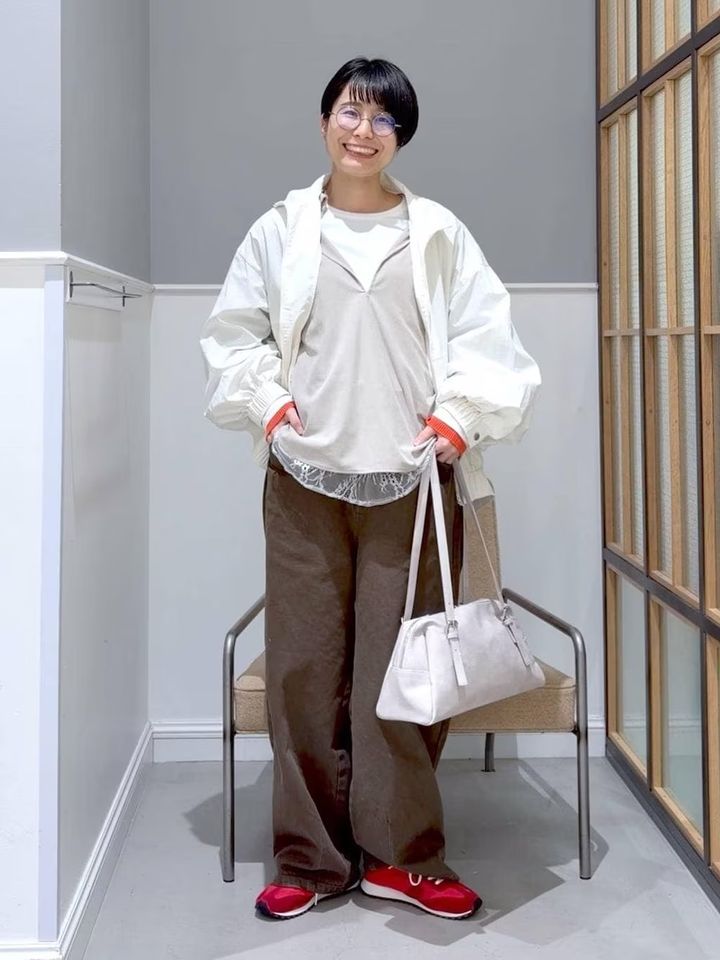 「赤」を差し色にした垢抜けコーデ