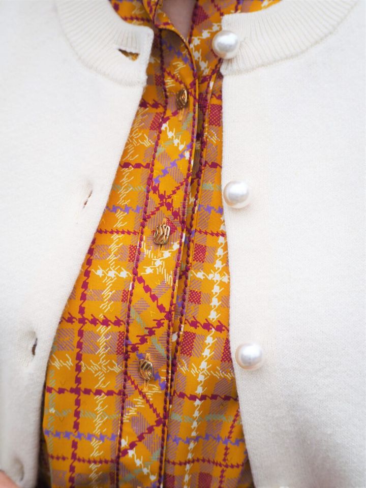 レトロなワンピースのボタン