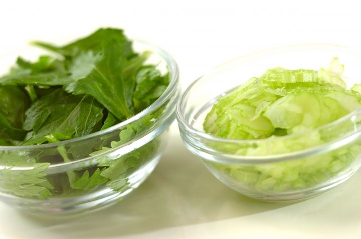 セロリの佃煮の下準備1