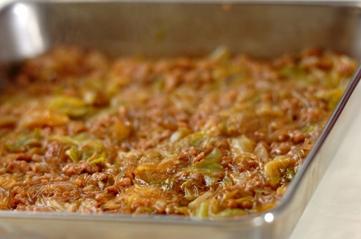 豚ひき肉とキャベツの春巻き 節約おかずレシピの作り方3