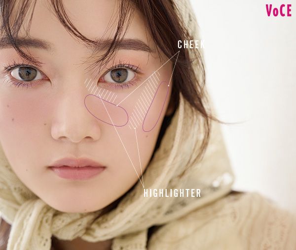 「2点チーク」の入れ方を解説！