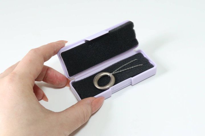 セリアのクッション付きアクセサリーケース 大の使用例