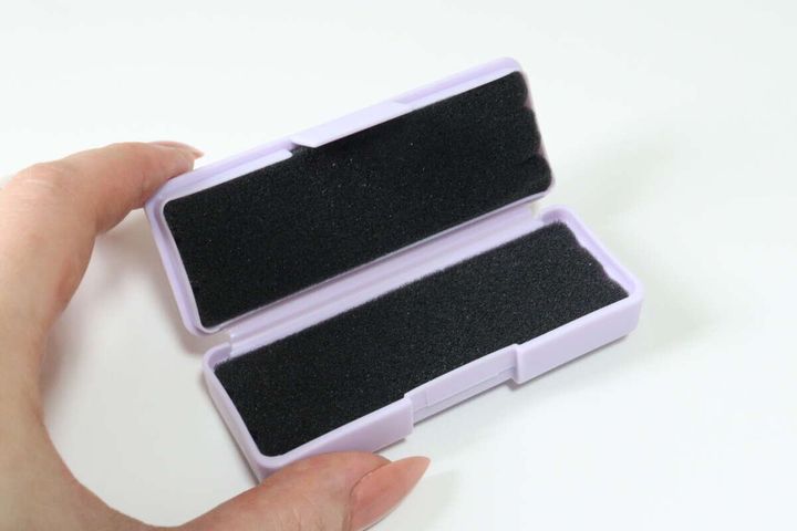 セリアのクッション付きアクセサリーケース 大のスポンジ