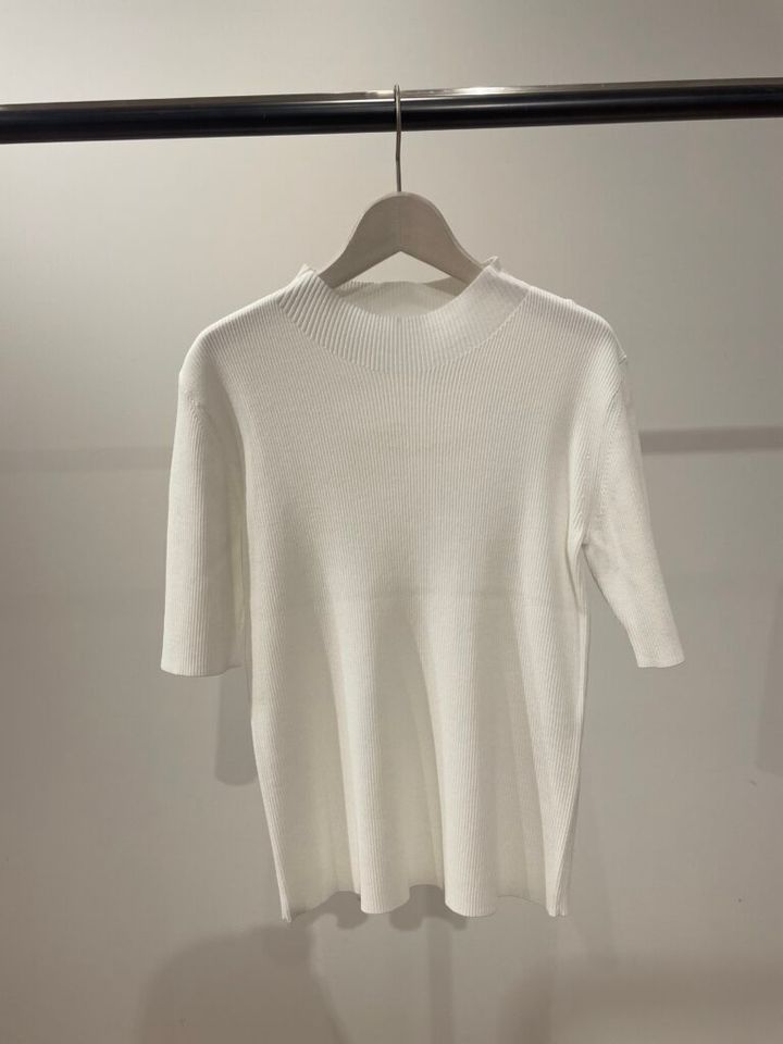 UV カットレーヨンブレンドハイネックリブセーター