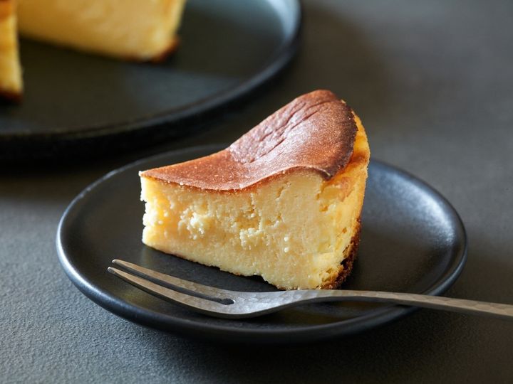 All About ニュース編集部が全国250人を対象に実施した「お土産に関するアンケート」の調査結果から、話のネタになりそうな「栃木県のお土産」ランキングを発表！ 2位「御用邸チーズケーキ」を抑えた1位は？ ※画像はイメージです