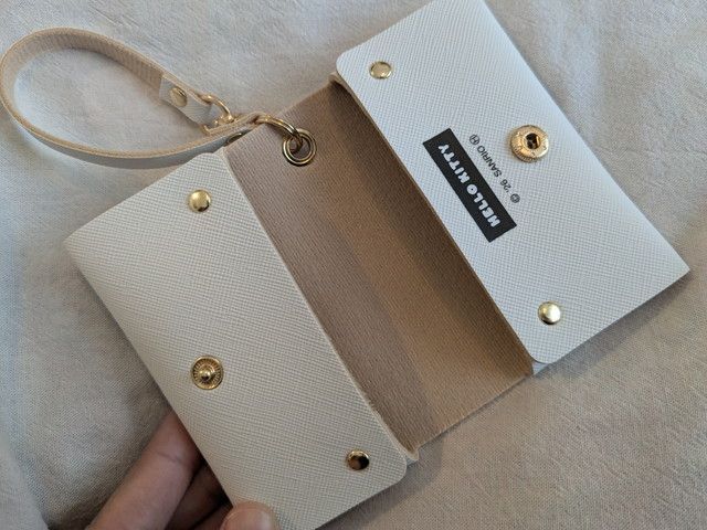 ハローキティマルチケース 内側 開いた状態